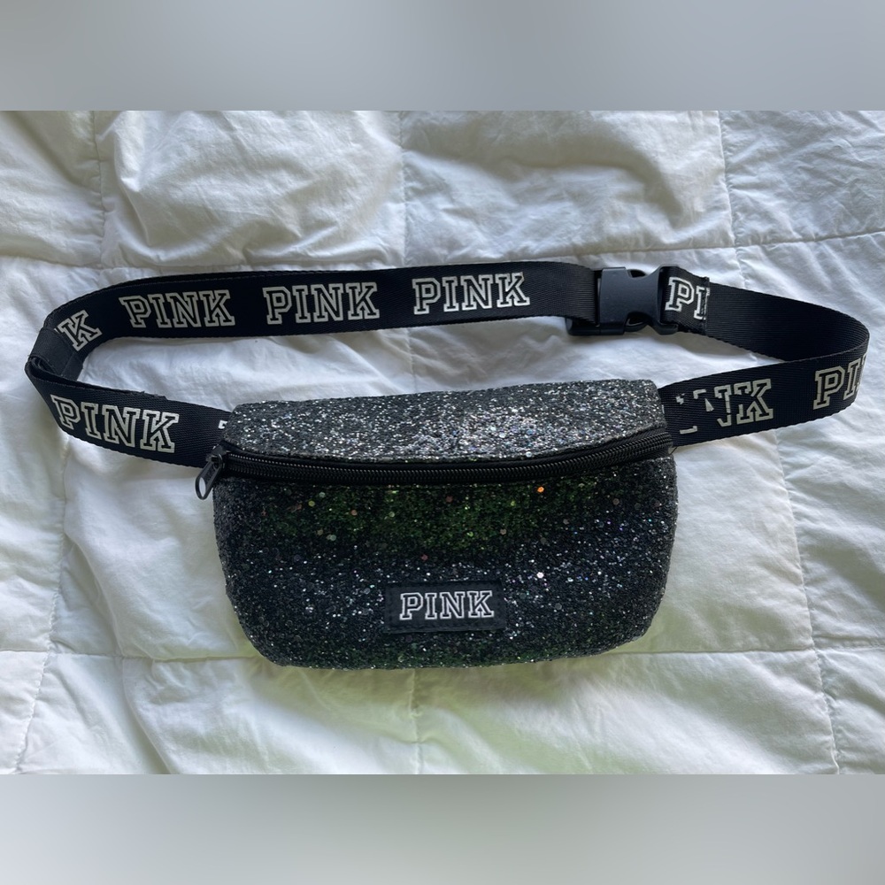 PINK (vs) Fanny pack